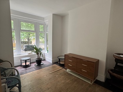 3 Bed Terraced House, Beechwood Grove, BD6