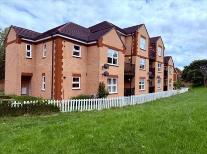 2 Bed Flat, Woodhead Drive, CB4