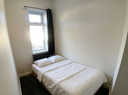 Room in a Shared House, Reede Road, RM10