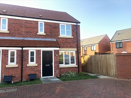 3 Bed Semi-Detached House, Fairhaven, PE7