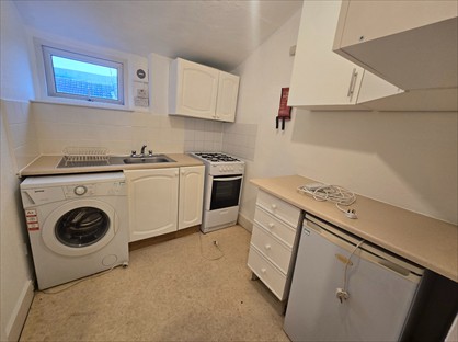 Studio Flat, Rosendale Road, SE24