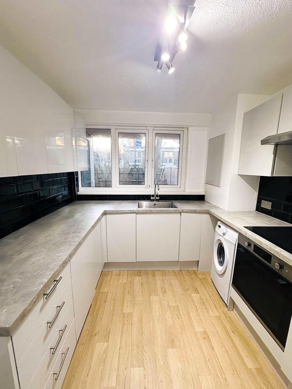 Room in a Shared Flat, London, W10 photo 3