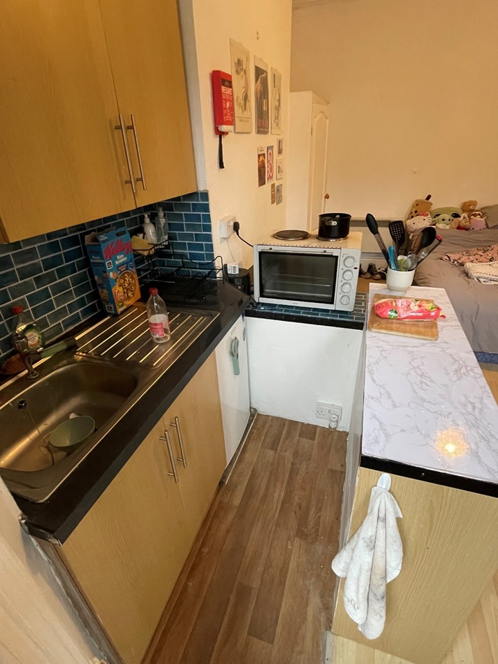 Bedsit, Sackville Road, BN3 photo 5