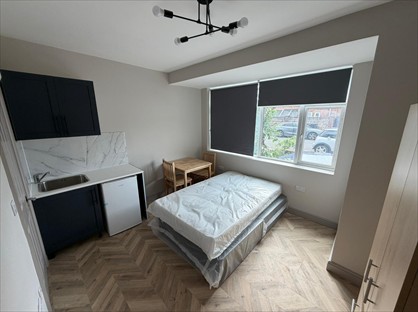 Studio Flat, Church Road, EN3