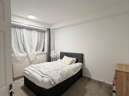 3 Bed Semi-Detached House, Colchester Road, LE5
