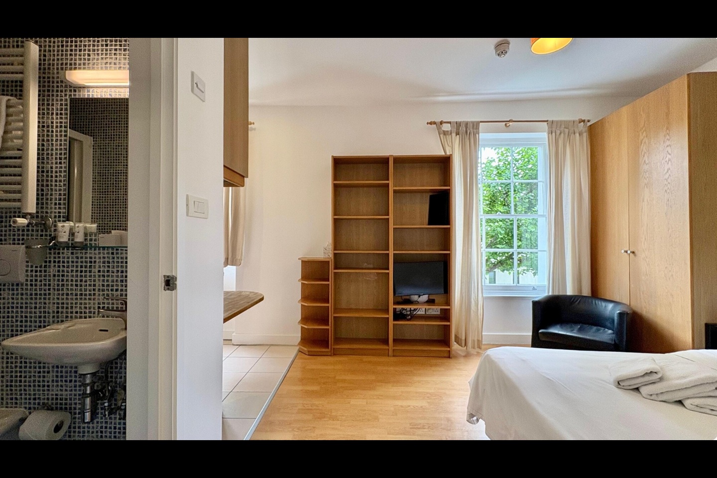 Studio Flat, Cartwright Gardens, WC1H, N1 7GU photo 5