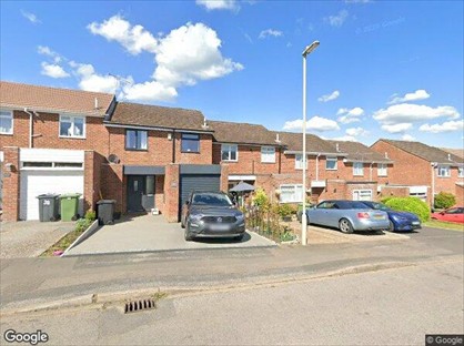 4 Bed Semi-Detached House, Woodside Park, GU35