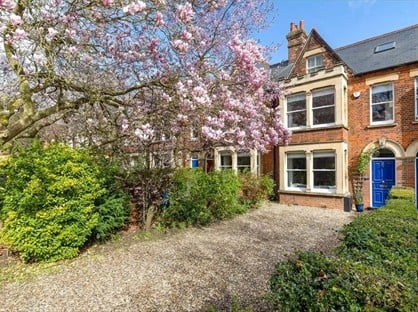 4 Bed Terraced House, Hills Road, CB2
