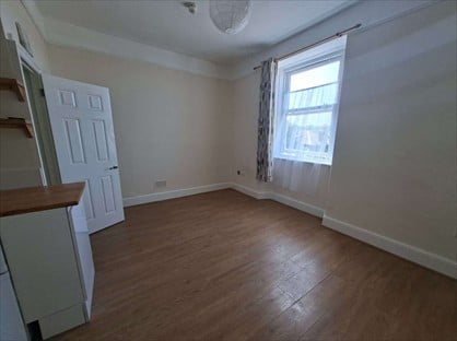 Studio Flat, Saeeda, TR15