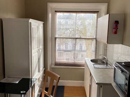 Studio Flat, Princes Square, W2