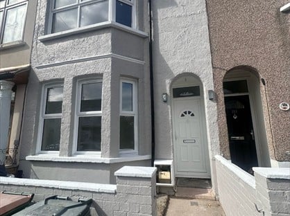 4 Bed Terraced House, Charlemont Road, E6
