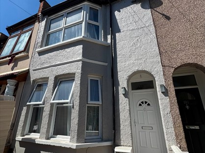 4 Bed Terraced House, Charlemont Road, E6