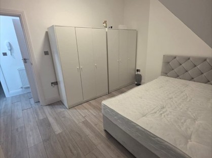 1 Bed Flat, Green Lane, RM8
