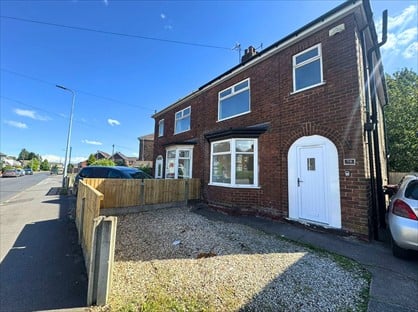 3 Bed Semi-Detached House, Warwick Road, DN16