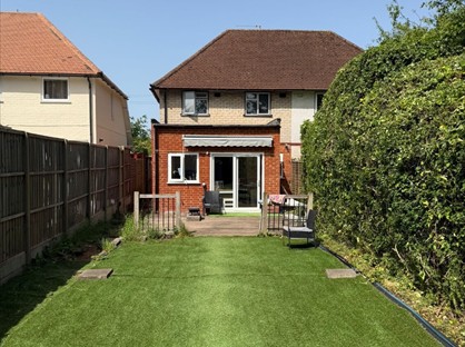 Room in a Shared House, Raymond Crescent, GU2