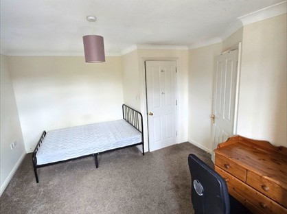 4 Bed Terraced House, Haynes Road, MK42