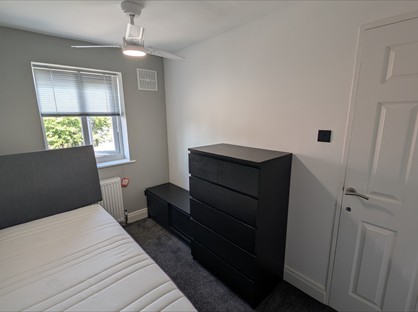2 Bed Semi-Detached House, Beanley Close, LU2