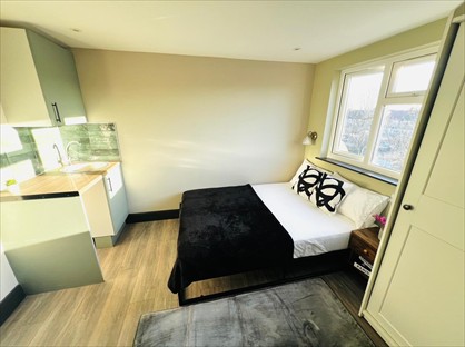 Studio Flat, Tramway Avenue, N9