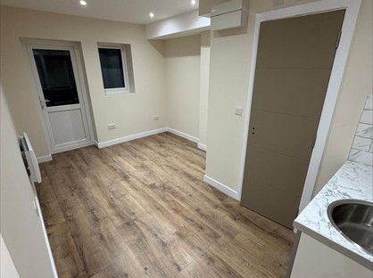 Studio Flat, Orchard Road, TW16