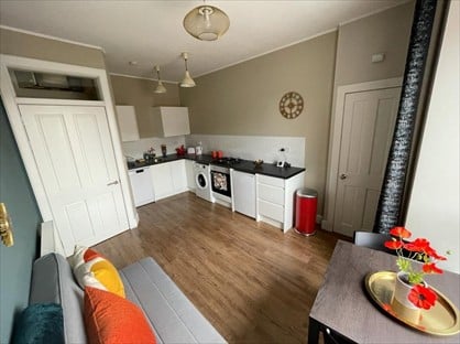 1 Bed Flat, Home St, EH3