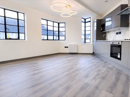1 Bed Flat, Cedar Avenue, CM1