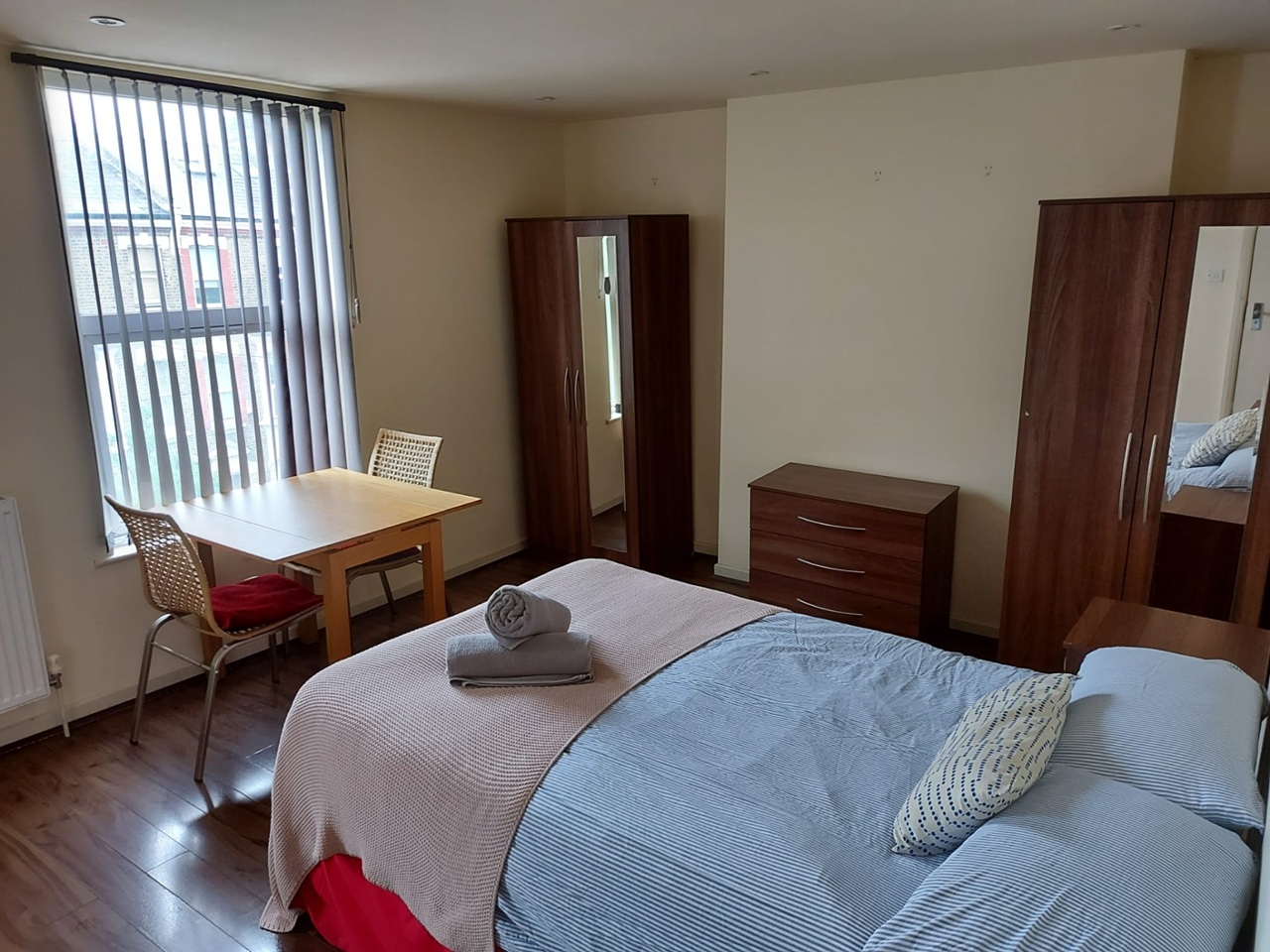 Studio Flat, Ashmore Road, W9 photo 4