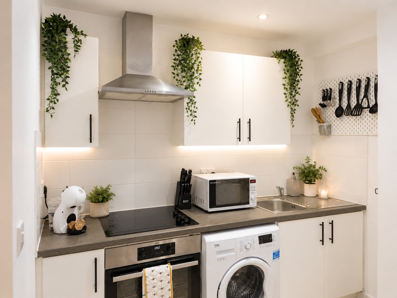 1 Bed Flat, Tib Street, M4 photo 2
