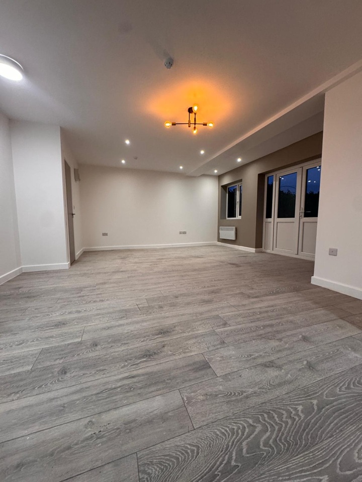 11 Bed Terraced House, Penistone Road, SW16 — photo 4