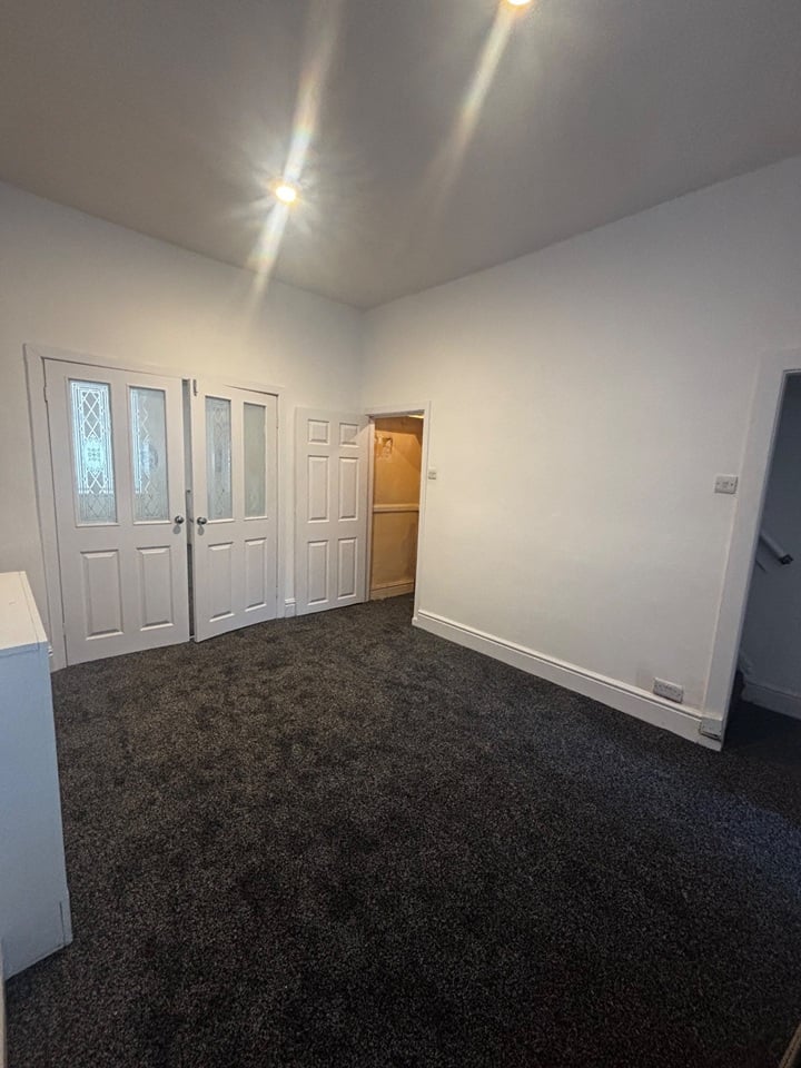 2 Bed Terraced House, Fields New Road, OL9 – photo 3