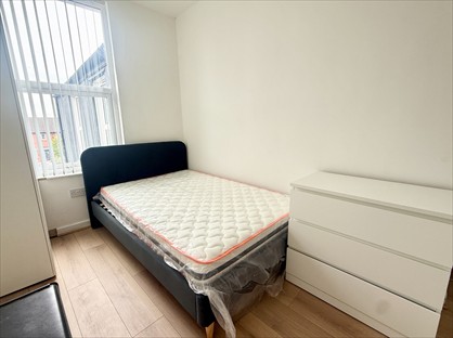 Studio Flat, Lorne Street, L7
