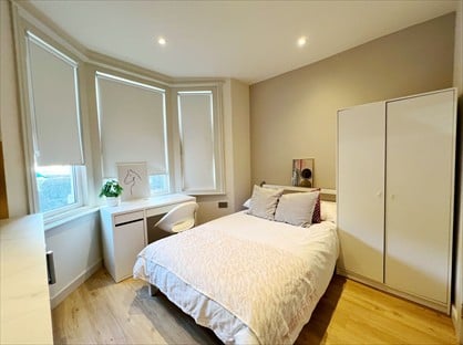 Studio Flat, Hawks Road, KT1