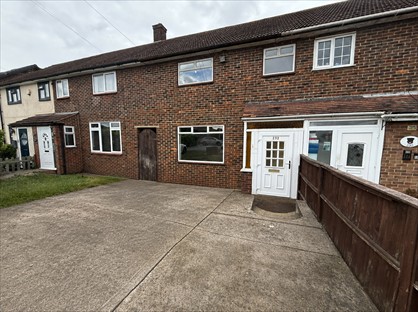 3 Bed Terraced House, Straight Road, RM3