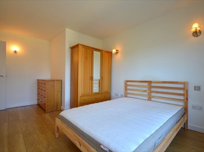 2 Bed Flat, West Parkside, SE10