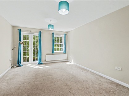 2 Bed Flat, Lion Court, NN4