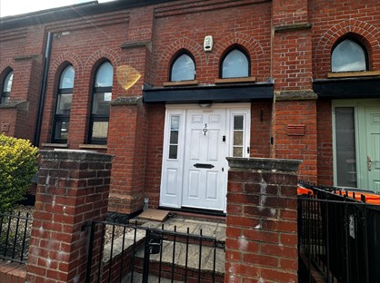 2 Bed Terraced House, Waterlow Chapel, LU6