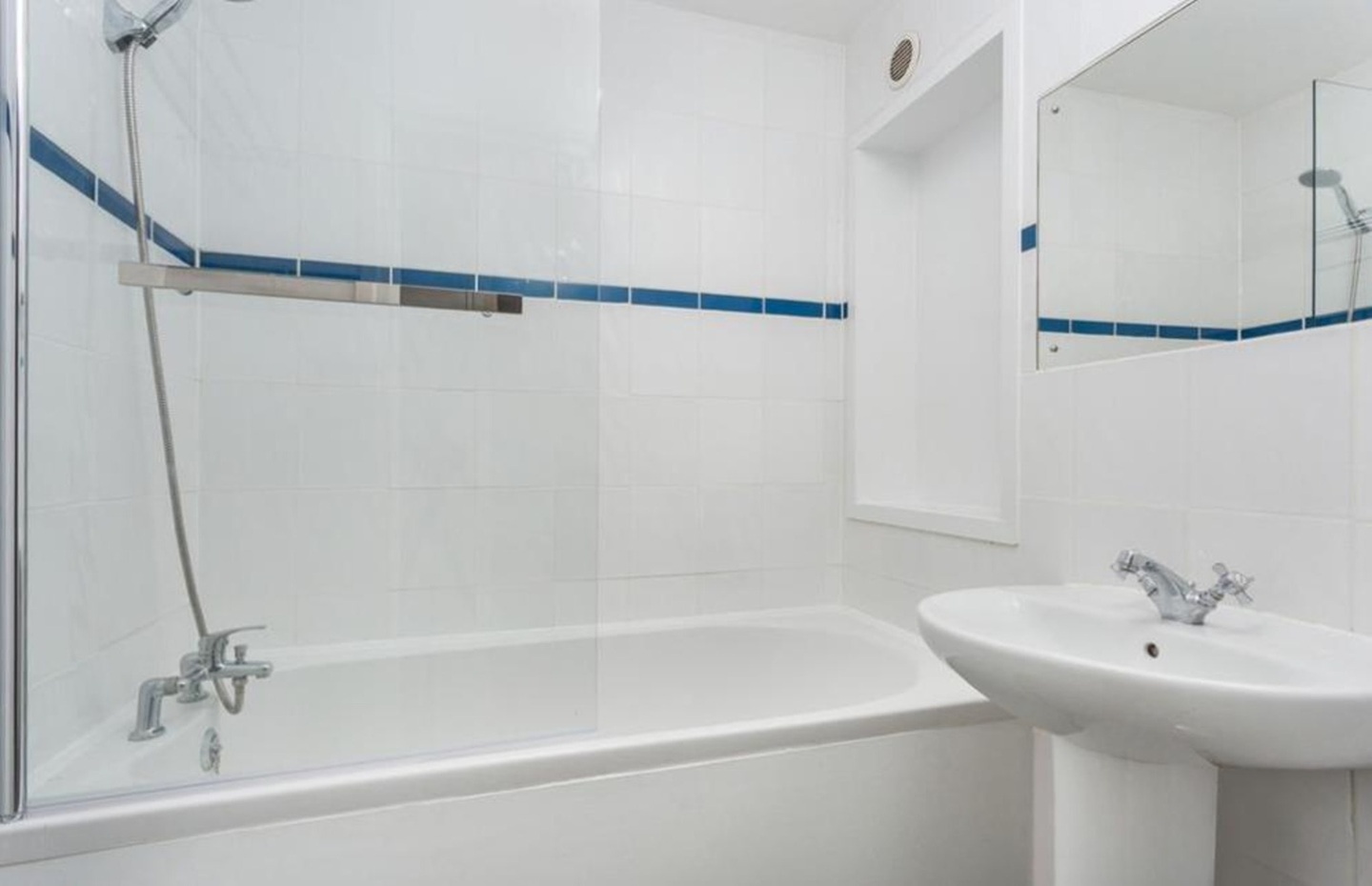 2 Bed Flat, Clipstone St, W1W, N1 7GU photo 5