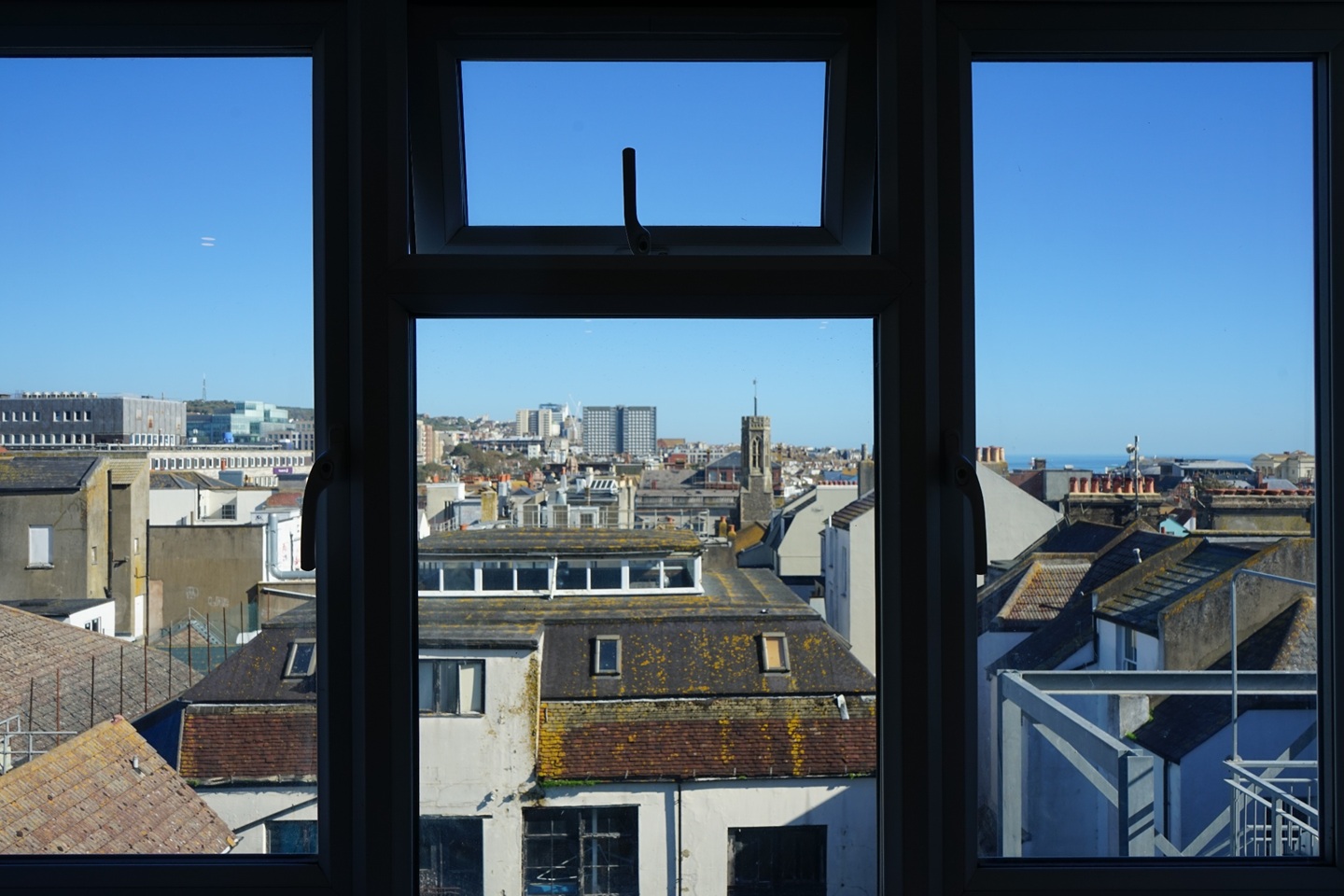 Studio Flat, West St, BN1 photo 2