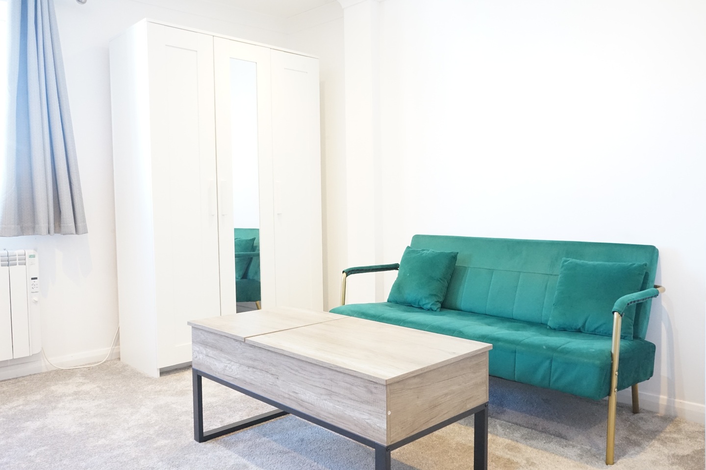 Studio Flat, West St, BN1 photo 4