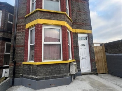 5 Bed Semi-Detached House, Francis St, LU1
