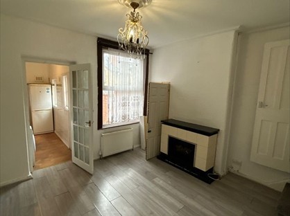 2 Bed Terraced House, Derinton Road, SW17