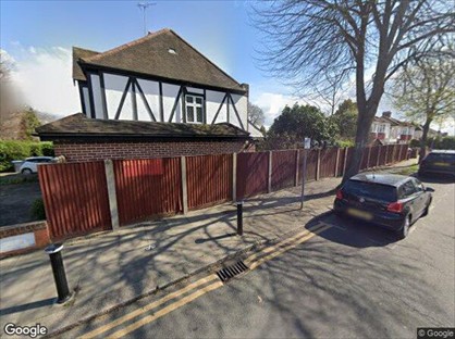 Room in a Shared House, Bramley Road, N14