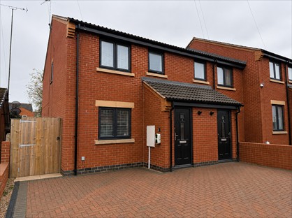 3 Bed Semi-Detached House, Redgate St, NG19
