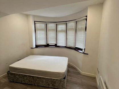 Studio Flat, Sunningdale Road, RM13