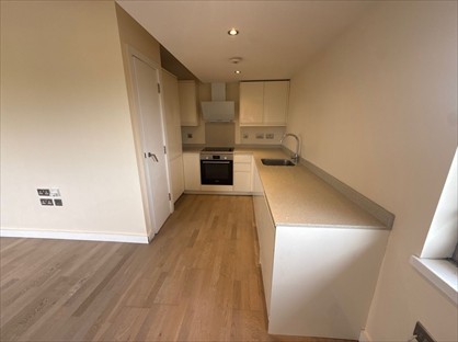 1 Bed Flat, Cleeve Road, KT22