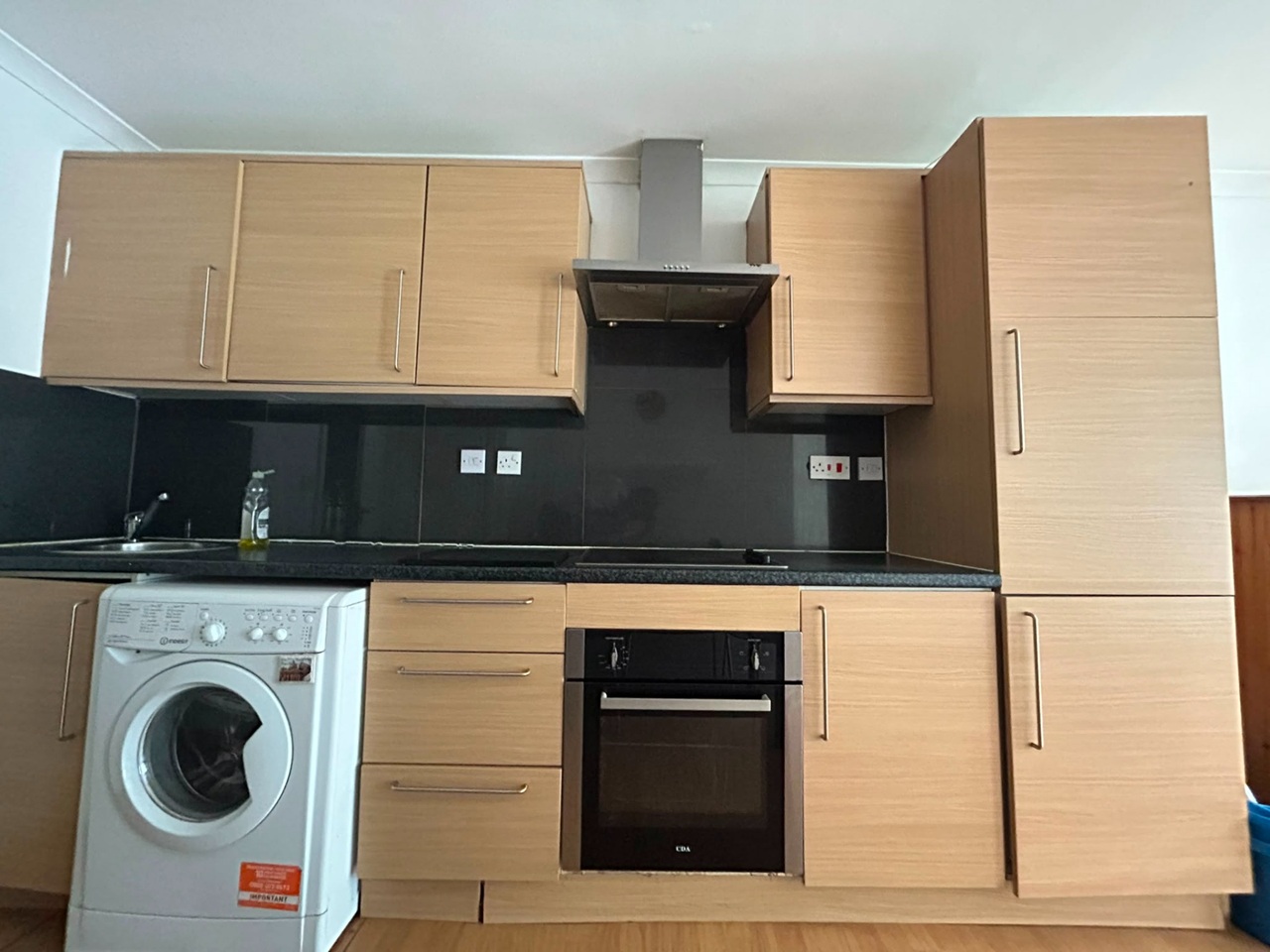 Studio Flat, Walworth Road, SE17 photo 3