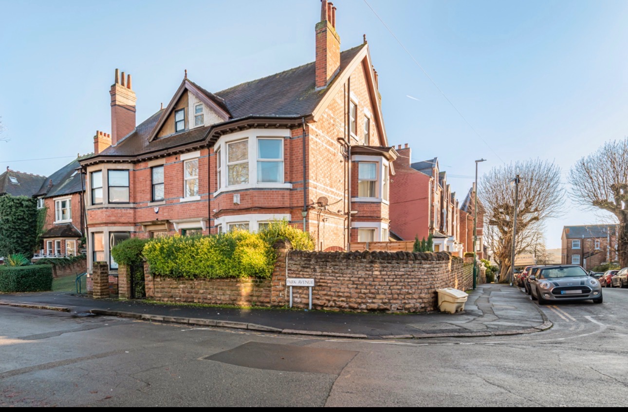 3 Bed Semi-Detached House, Park Avenue, NG3