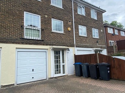 4 Bed Terraced House, Paul Gardens, CR0
