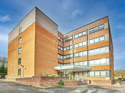 1 Bed Flat, Steeplemount House, EN2