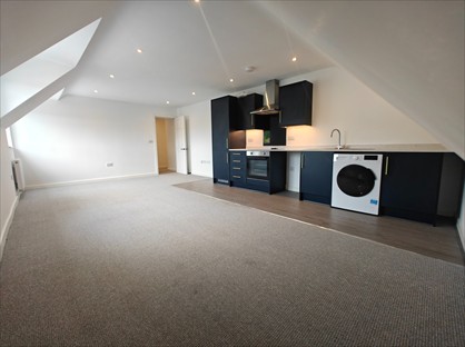 2 Bed Flat, Fetcham, KT22