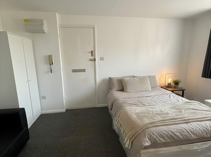 Studio Flat, King George Avenue, WD18